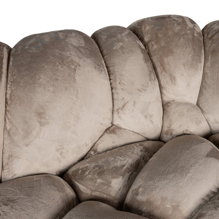 Beige 3-zitsbank Nubibus van PTMD met zachte polyester bekleding en een gestoffeerd, organisch design.