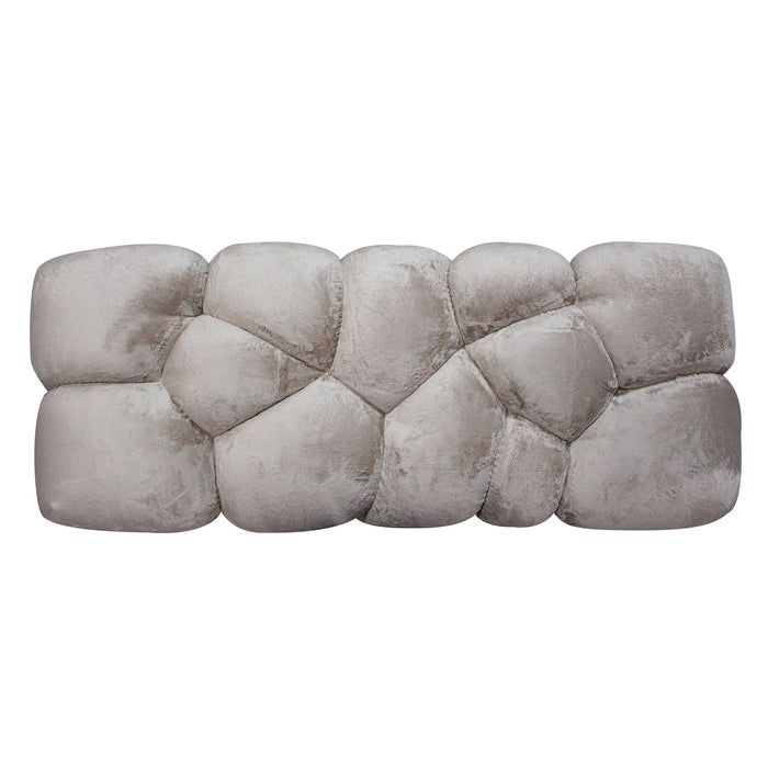 PTMD Nubibus 3-zitsbank in beige polyester met een uniek gewatteerd, organisch design en zachte textuur.