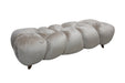 Moderne beige 3-zitsbank Nubibus van PTMD met zachte polyester bekleding en een uniek gecapitonneerd design.