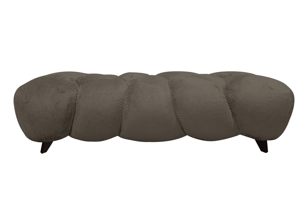 PTMD Nubibus 3-zitsbank in taupe polyester met een zachte, gewatteerde textuur en donkere houten poten.
