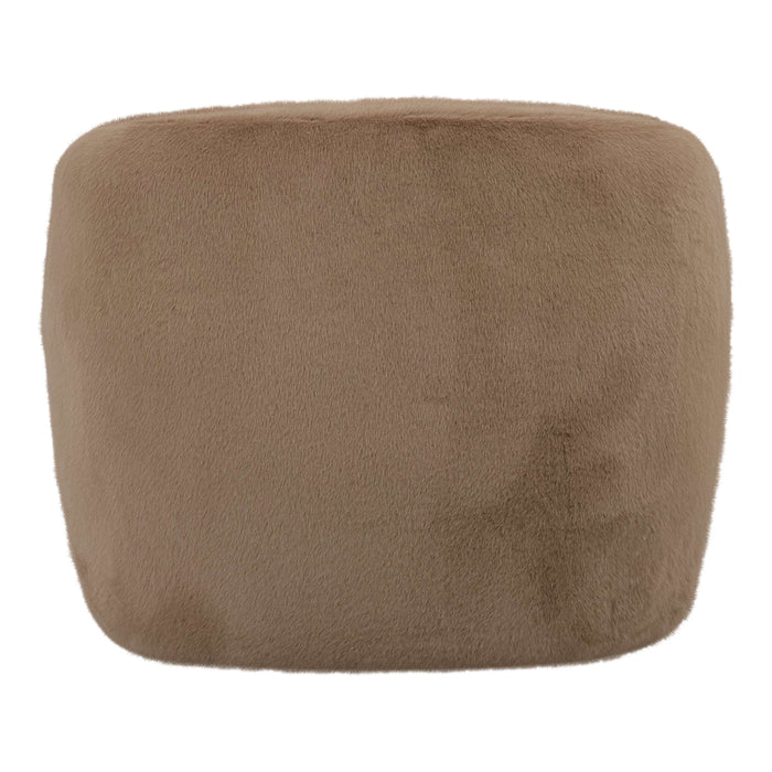 PTMD Aphrodite fauteuil in mocca bruin met zachte, bontachtige polyester bekleding.