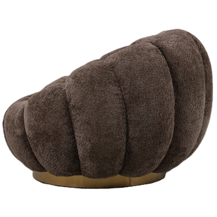 Bruine fauteuil Daisy met bloemvormige kuip, zachte polyester bekleding en een goudkleurige metalen voet.