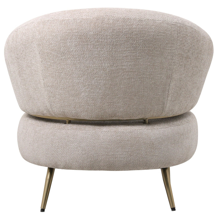 Witte Franklyn fauteuil van PTMD met polyester bekleding en slank metalen onderstel.