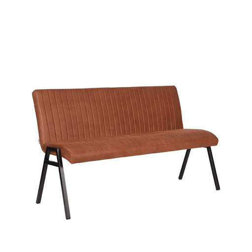 LABEL51 Matz eetkamerbank in cognac microvezel met verticaal stiksel en zwart metalen V-frame, 145 cm breed.