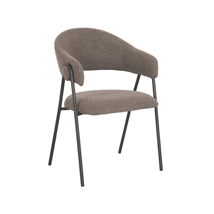 LABEL51 Lowen eetkamerstoel in bruin bouclé met een zwart metalen frame en ronde armleuningen.