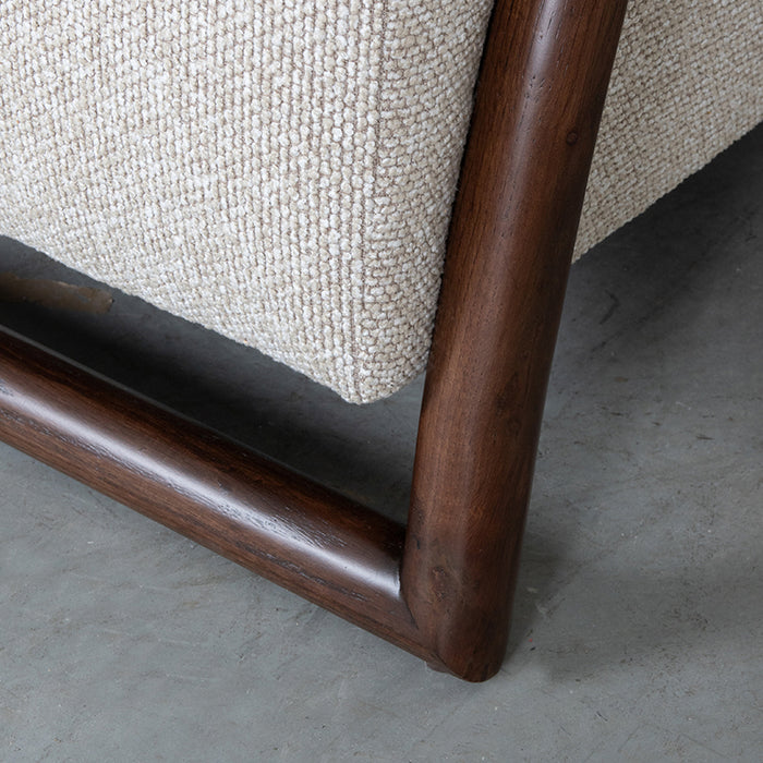 LABEL51 Sessel Viggo – Natur – Bouclé – Gestell aus Walnussholz