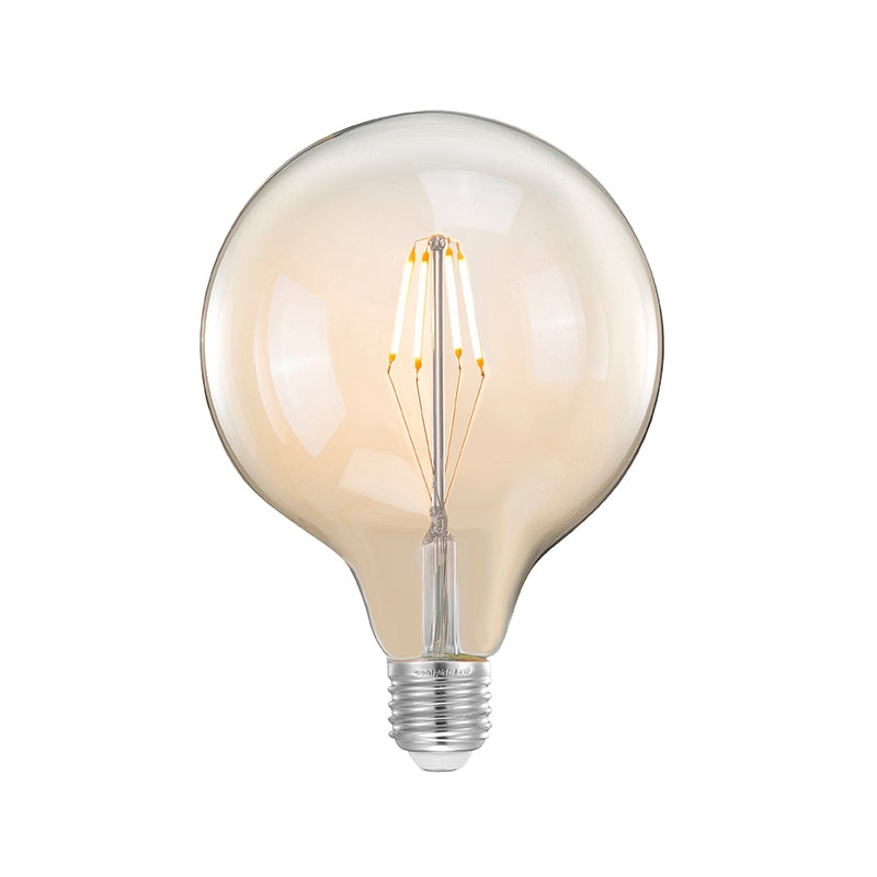 Grote, dimbare LABEL51 LED-kooldraadlamp in bolvorm met helder, licht gebronsd glas en zichtbare filamentdraden.