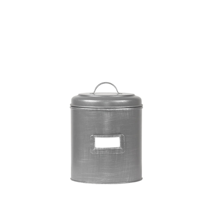 Antiek grijs metalen opbergblik van 10x15 cm met deksel, hengsel en notitiehouder aan de voorzijde.