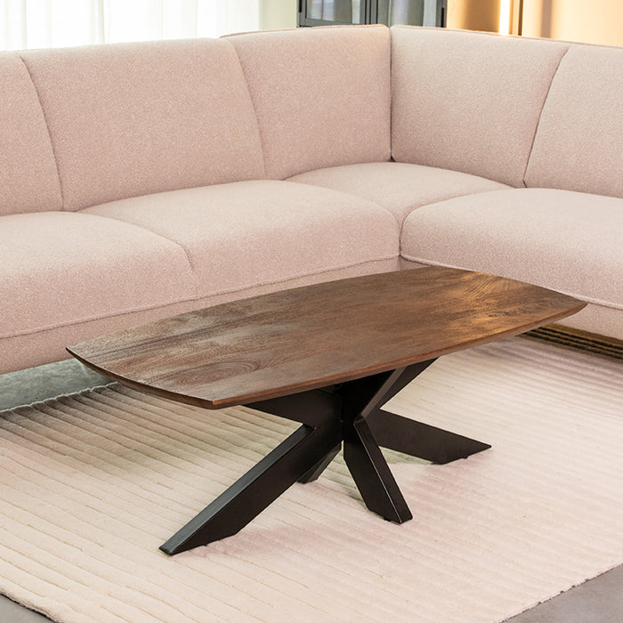 LABEL51 Zane salontafel van espresso mangohout met een organisch blad en zwart metalen kruispoot, 120 cm lang.