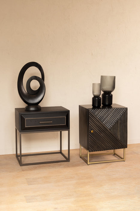 Zwarte ijzeren opbergkast Lixly van PTMD met strak design en metalen frame.