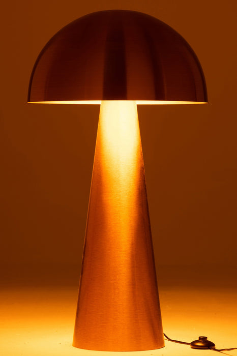 Gouden tafellamp van metaal met een kegelvormige voet en koepelvormige kap, 95 cm hoog.